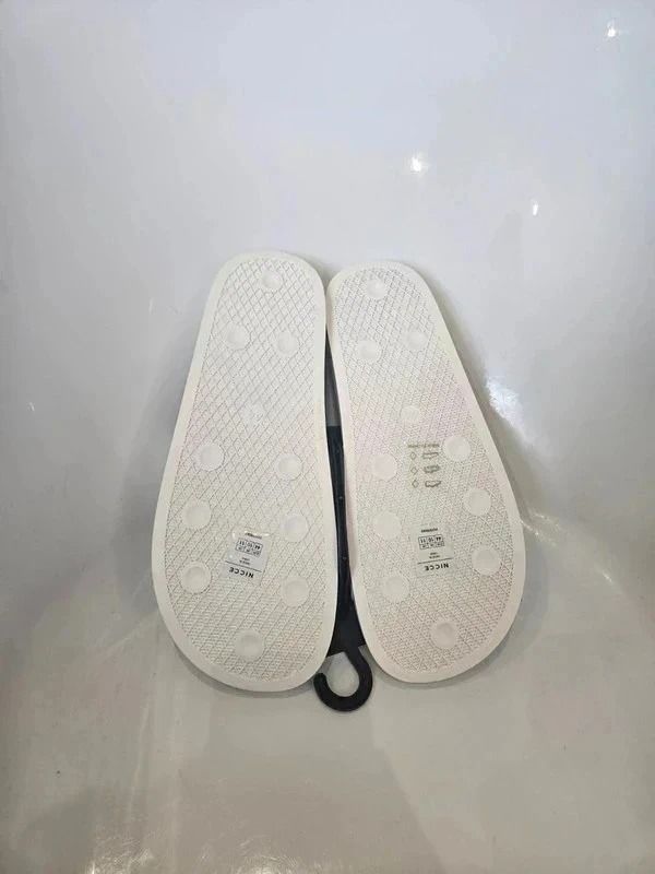 NICCE brand new white sliders image 4